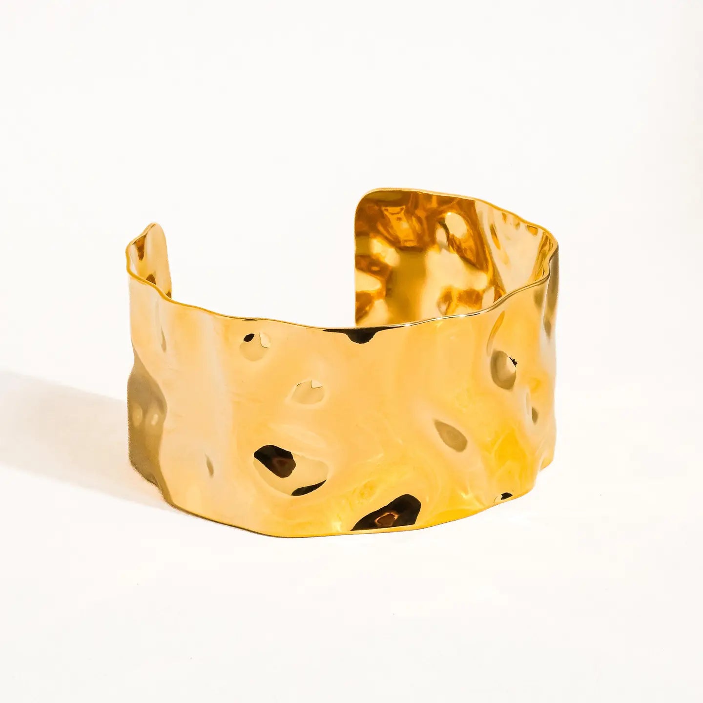 The Glam Gold Bangle