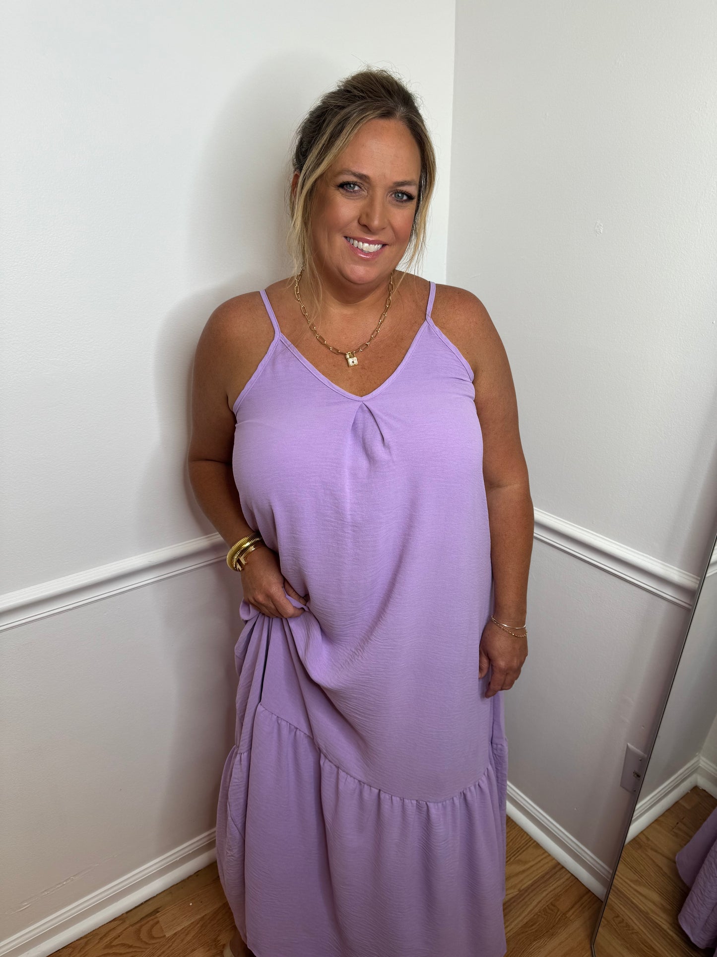 Lesley is wearing a 2X.