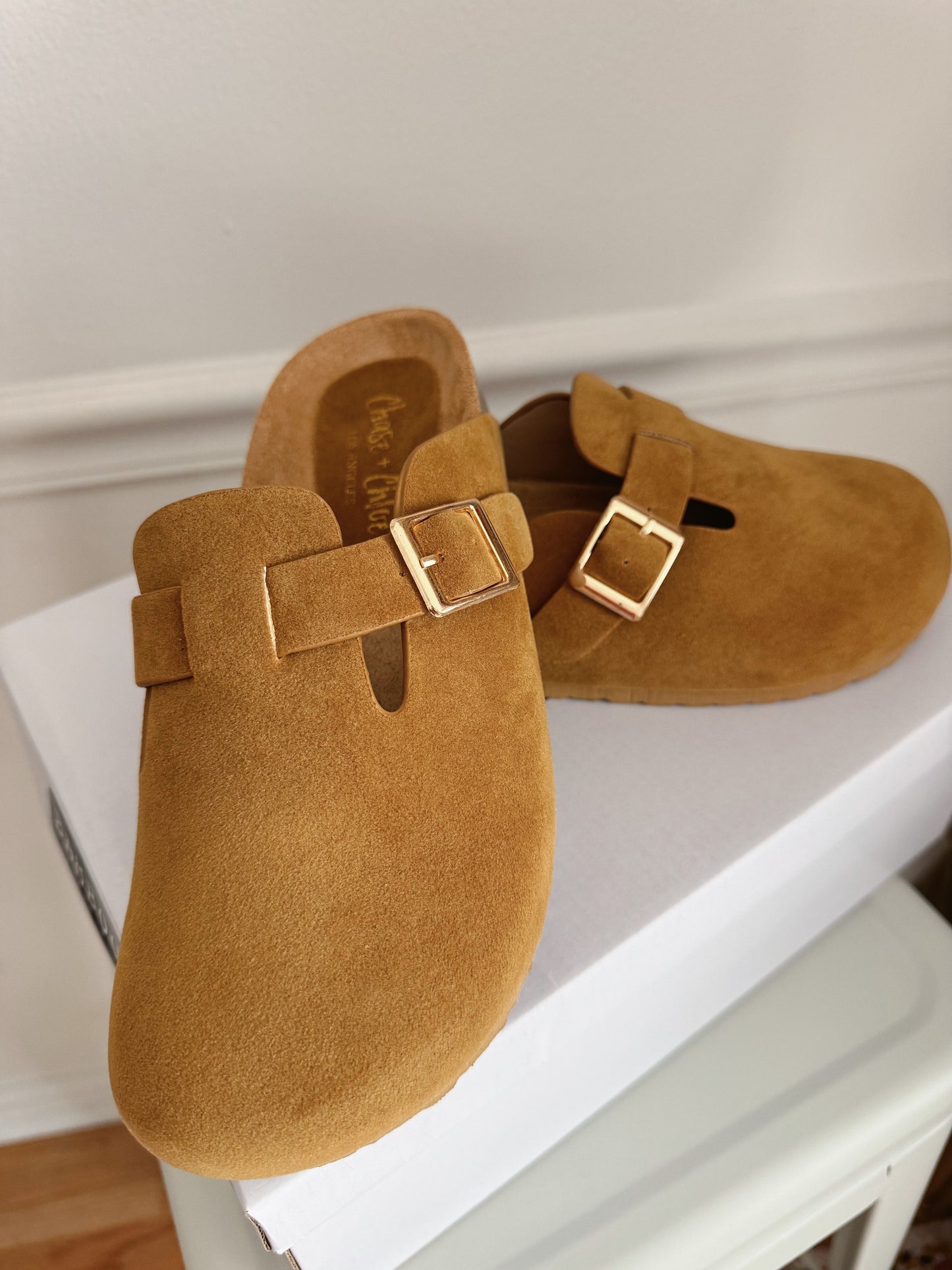 The Beth | Suede Clogs