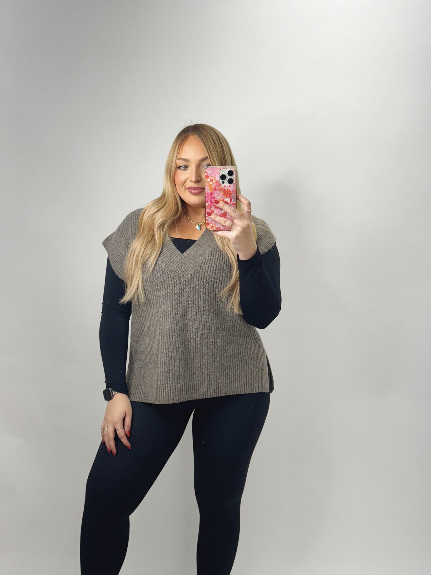 The Landry | Taupe Swetaer Vest