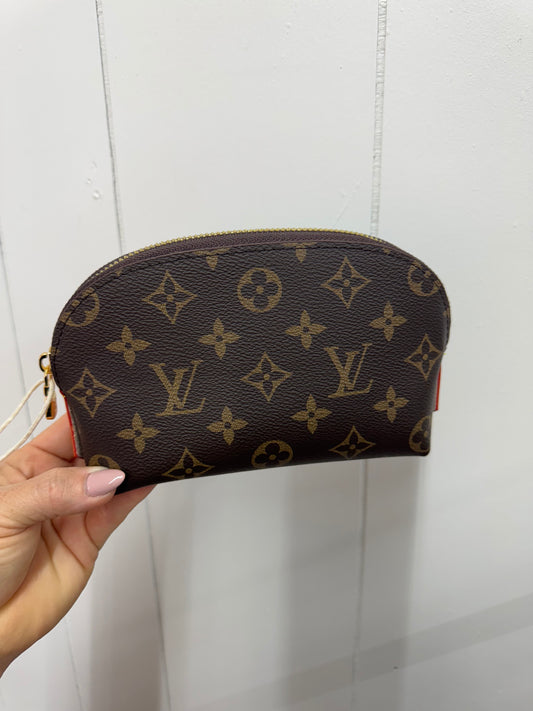 L/V Insp Small Brown Cosmetic Bag