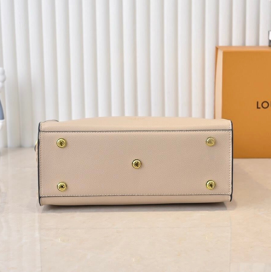 L/V Insp Tan and White