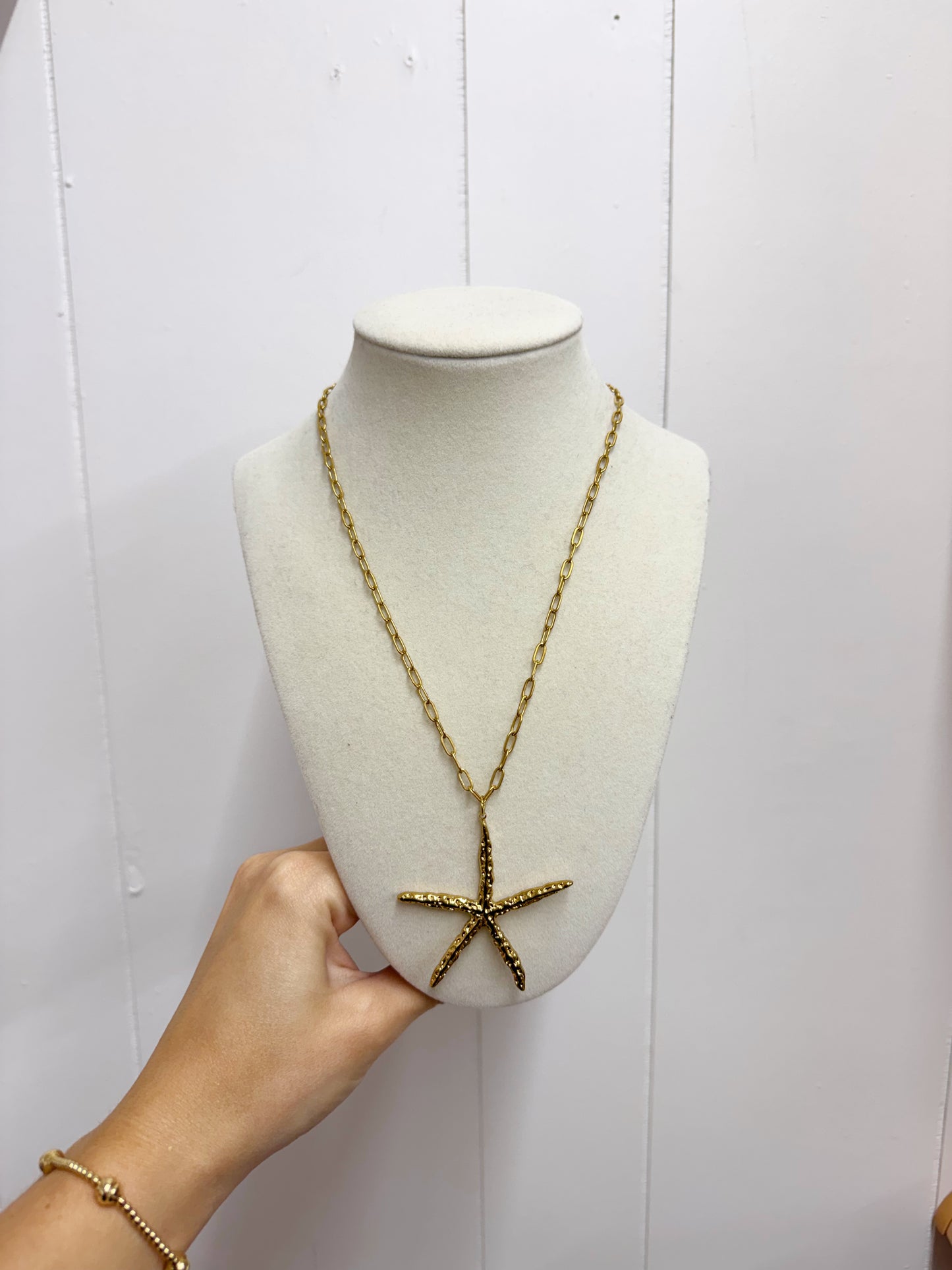 The Golden Starfish Pendant Necklace