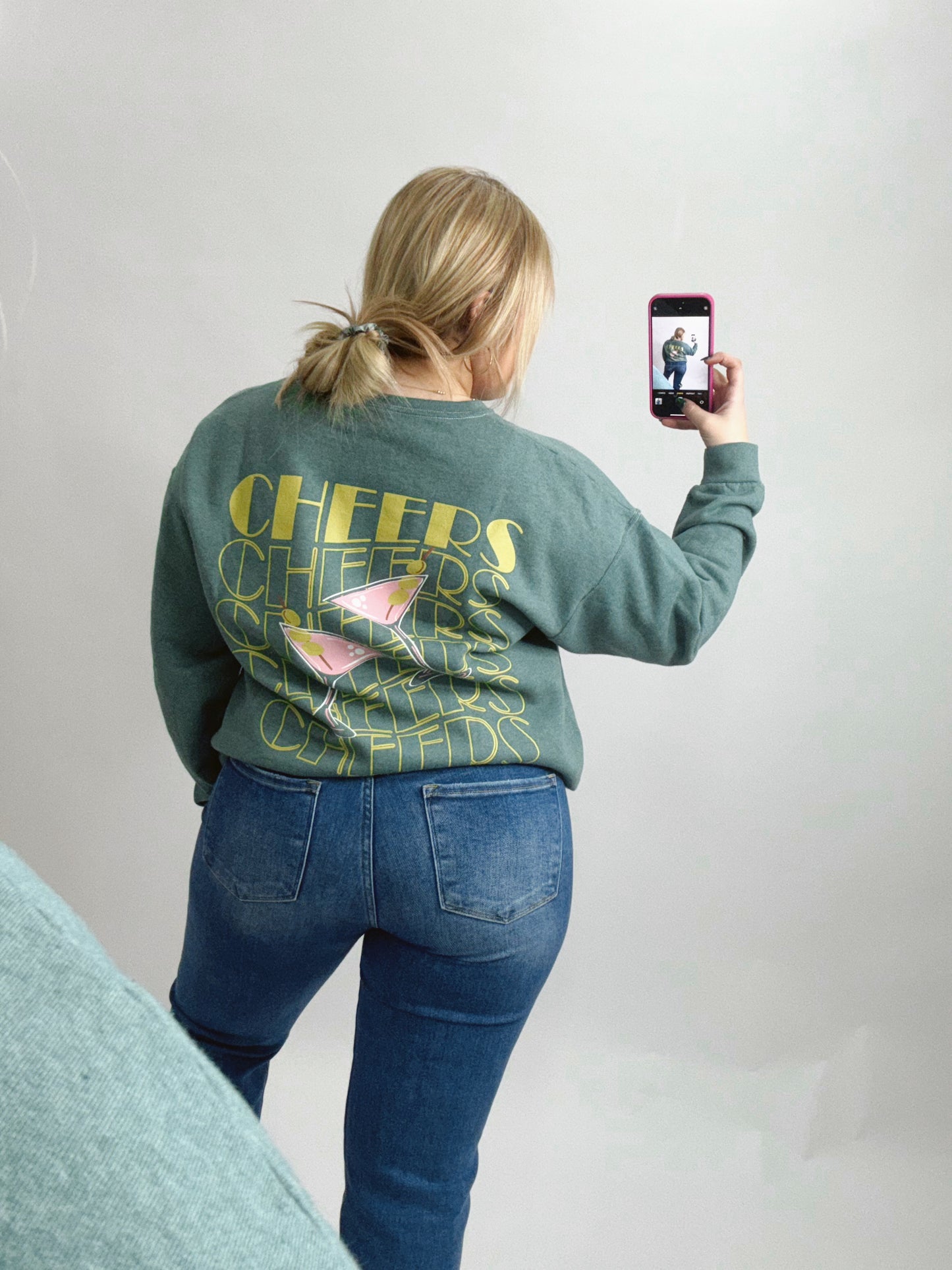 CHEERS | Green Sweatshirt